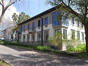 2222 m² Office Space in Sandown