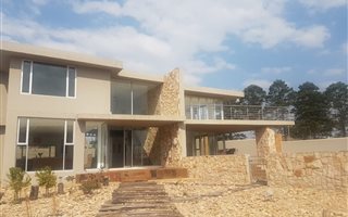 4 Bedroom House in Carlswald Estate