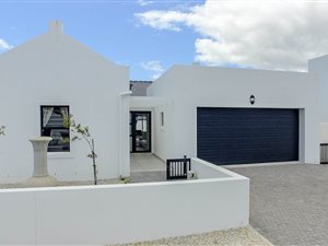 3 Bed House in Sandbaai