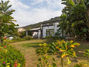 6 Bed House in Glentana