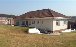 160 m² Commercial space in Bluff