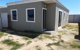 2 Bedroom House in Macassar
