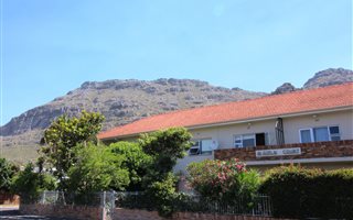 1 Bedroom Apartment in Lakeside