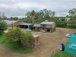 326 m² Industrial space in Somerset East