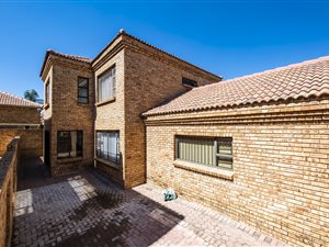 3 Bed Cluster in Chancliff Ridge