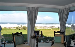 4 Bedroom House in Hermanus Beach Club
