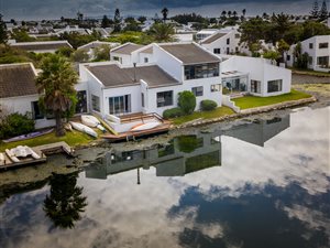 5 Bed House in Marina Da Gama
