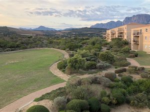 2 Bed Apartment in Somerset West Central
