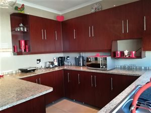 4 Bed House in Goodwood