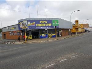 750 m² Retail Space in Newlands