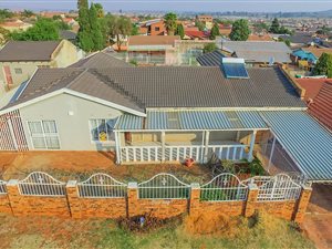 3 Bedroom House in Lenasia South