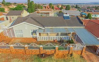 3 Bedroom House in Lenasia South