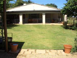 2 Bed Garden Cottage in Nooitgedacht