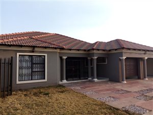 3 Bed House in Denneoord