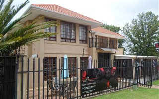 759 m² Commercial space in Krugersdorp Central