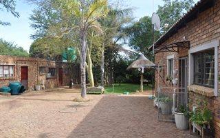 2.2 ha Farm in The Orchards