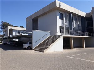 189 m² Commercial space in Silver Lakes