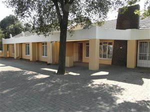 15 Bed House in Rhodesfield