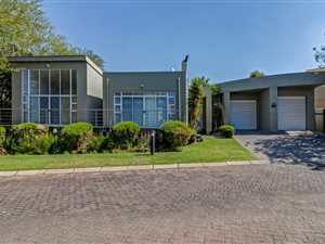 3 Bed House in Cedar Lakes