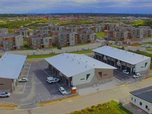 111 m² Commercial space in Fairview