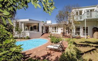 3 Bedroom House in Bishopscourt Village