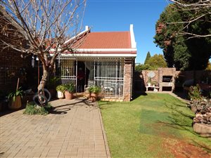3 Bed Townhouse in Camelot