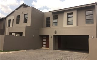 4 Bedroom Duplex in Fairmount