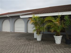5 Bed Flat in Veldenvlei