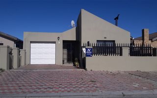 3 Bedroom House in Highbury