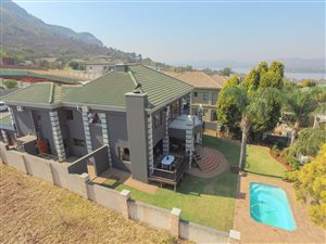 5 Bed House in Kosmos