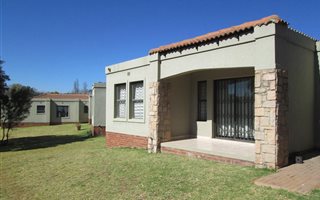 2 Bedroom Apartment in Fourways Gardens