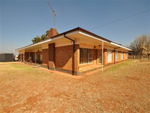 2.2 ha Farm in Houtkop AH