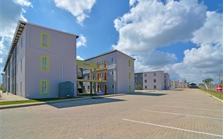 2 Bedroom Apartment in Adamayview