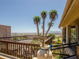 3 Bed House in Mountainside