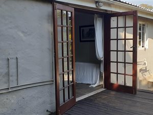 2 Bed Garden Cottage in Chase Valley