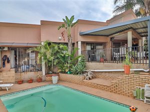 3 Bed Duet in Moreleta Park