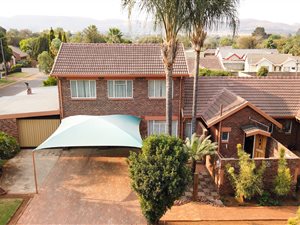 5 Bed House in Kirkney