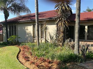 4 Bed House in Waterkloof Heights