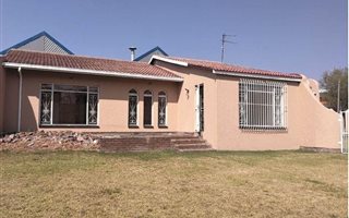 3 Bedroom House in Isandovale