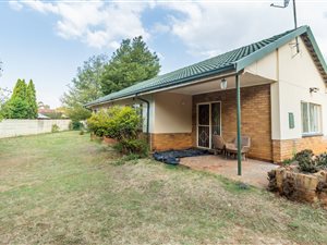 3 Bed House in Edelweiss