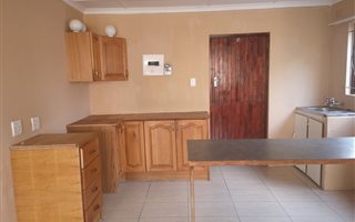 2 Bedroom House in Brackenham