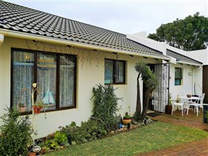 3 Bed Townhouse in Paradise Beach