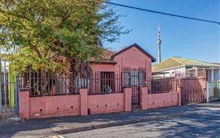 4 Bedroom House in Brixton