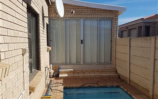 3 Bedroom Townhouse in Jeffreys Bay