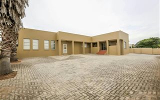 456 m² Office Space in Beacon Bay