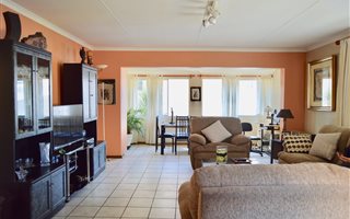 2 Bedroom Apartment in Corlett Gardens