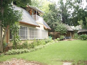 1 Bed Garden Cottage in Bordeaux