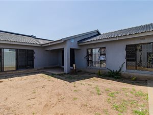 4 Bed House in Moroka