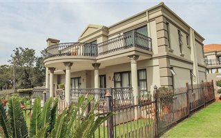 4 Bedroom House in Montana Park