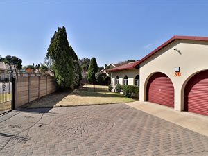 3 Bed House in Brackendowns